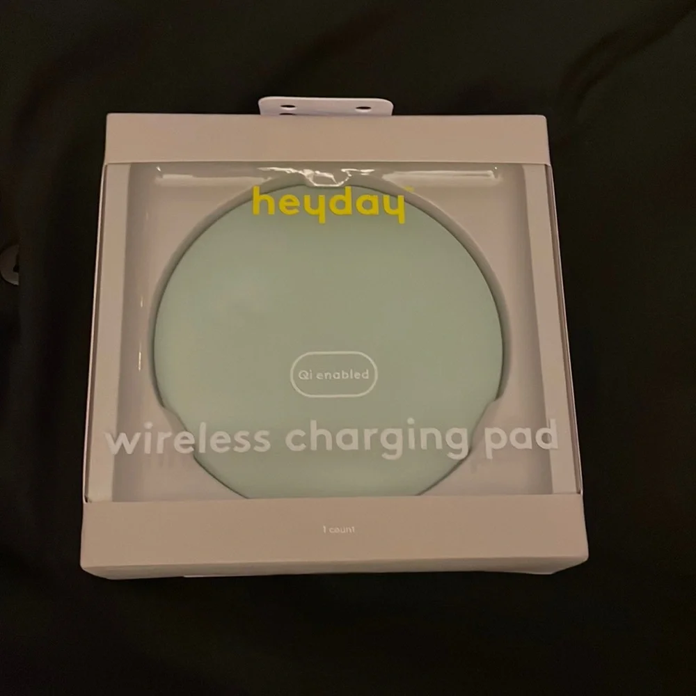 Heyday wireless charging pad Qi enabled